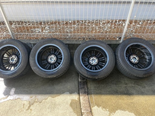 （取引中）最終値下【22年製】国産スタッドレスタイヤセット　205/60R16 ミニバン