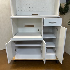 【リユース☆エコちょっぷ】食器棚の画像