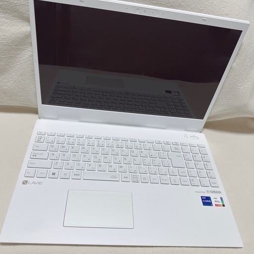NEC LAVIE N15 N1575 パールホワイト