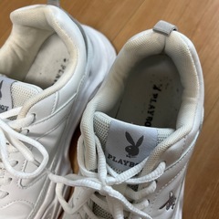 23㌢プレイボーイスニーカーの画像