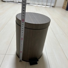 2つセット ニトリ ペダルペールゴミ箱の画像
