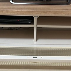 テレビボードの画像