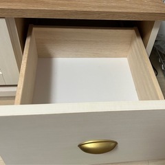 テレビボードの画像