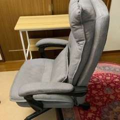 オットマン椅子　机の画像