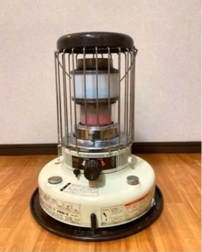 希少・お早めに??トヨトミストーブ??未使用の、純正替芯もあります。