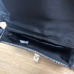 GUチェック柄ショルダーバッグの画像