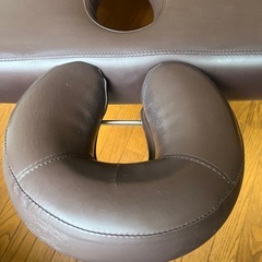 中古　エステベッド　手動高さ調整付きの画像