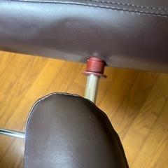 中古　エステベッド　手動高さ調整付きの画像