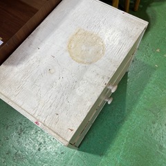 古家具　収納家具　収納棚　アンティーク　ビンテージ　ヴィンテージ　昭和レトロ　棚　2段　ホワイト　白　オシャレ家具　オシャレ棚　キャビネット　古材【60×40×45.5】の画像