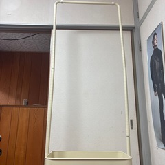 ハンガーラック  ベージュ 　の画像