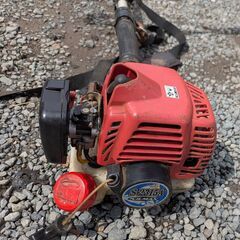 シングウ肩掛け式エンジン刈払機S2315Aです。刃新品交換済みですの画像