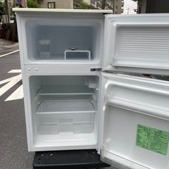 f●■ヤマダYAMADA・冷凍冷蔵庫90L・2ドア【YRZ-C09B1】の画像