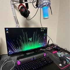 ゲーミングPCデスクの画像