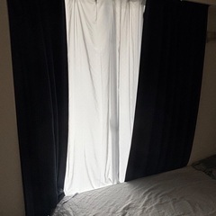 遮光1級カーテン紺色180㎝×110㎝　2枚の画像