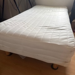ベッドの画像