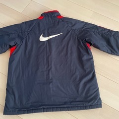 ナイキ　中綿　ジャンパー　子どもの画像