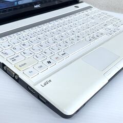 美品　NEC LaVie13.3インチ　Core i7　8GB　SSD256GB　Office2019の画像