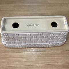 白レンガ風プランター陶器製　美品の画像