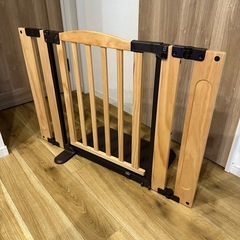 日本育児　おくだけドアーズ　木製ベビーゲートの画像