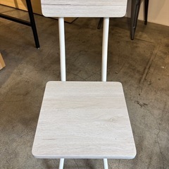 半円形カフェテーブルの画像