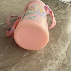 ディズニープリンセス 保育園用水筒の画像