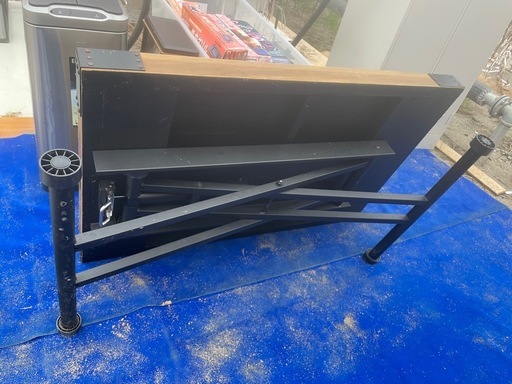 昇降式テーブル