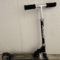 折りたたみキックボードの画像