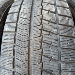 ❄️🚘🛞スタッドレスタイヤ‼️ ブリザックVRX 4本セット‼️ 215-55-17‼️まだ履けます‼️の画像