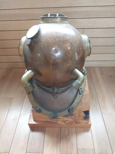 スタンド付きマークVダイビングヘルメットレプリカ