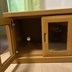 ガラス扉付きテレビ台の画像
