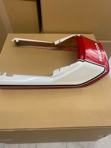 ホンダ後部カウル　赤白　SALE
