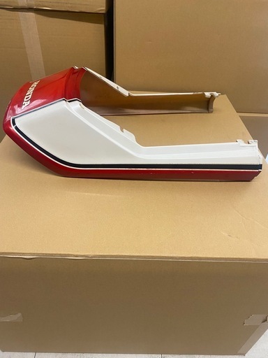 ホンダ後部カウル　赤白　SALE