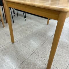 ★リユースのサカイ高崎店★TJ12928 全国家具連合 ダイニングテーブル ライトブラウン H68×D76×W121 クリーニング済みの画像