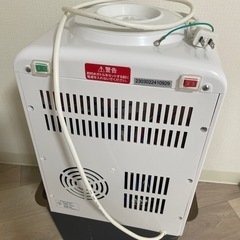 山善 YAMAZEN ウォーターサーバー 卓上 温水/冷水両用 ペットボトル専用     冷水機能使えないかもです。の画像
