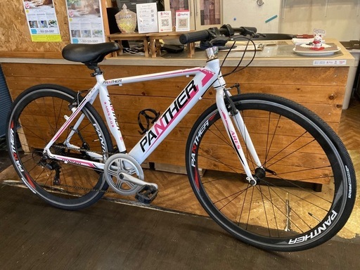 【PANTHER ARES2.0前後タイヤ・後輪チューブ新品！】アルミフレーム　700×28c 7段変速　クロスバイク　ホワイト
