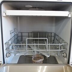 2024年製 TOSHIBA 電気食器洗い乾燥機 DWS-33A 家庭用 食洗器 3~4人用 18点 東芝 高年式 札幌 北20条店の画像