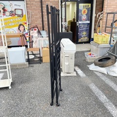 キャスター付き 折りたたみ式ハンガーラックの画像