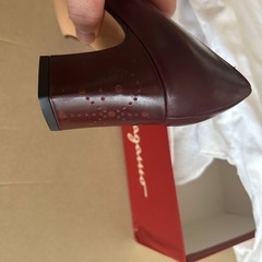 フェラガモのヒールの画像
