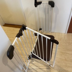 日本育児　おくトビラ（ホワイトスチール）　おくだけとおせんぼ　ベビーゲートの画像