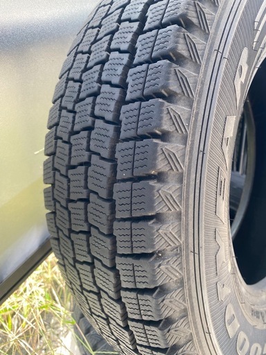 GOOD YEAR スタッドレスタイヤ195/80R15