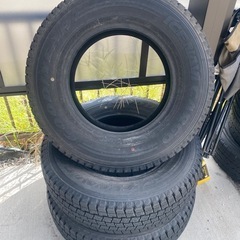 GOOD YEAR スタッドレスタイヤ195/80R15の画像