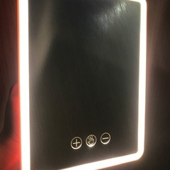 LEDライト付き卓上ミラーの画像