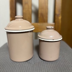 ホーローキャニスター　容器　大小２個セットの画像