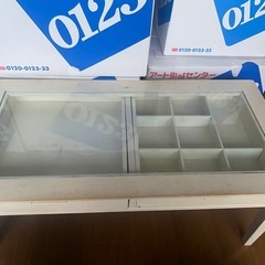 ヴィンテージ 白テーブルの画像