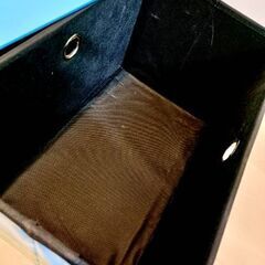 座れるおもちゃ箱の画像