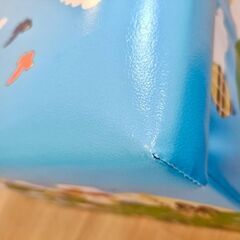 座れるおもちゃ箱の画像