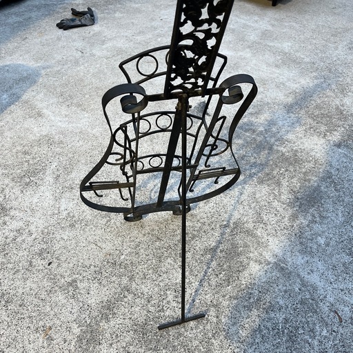 マガジンスタンド　雑誌立て　ビンテージ　ヴィンテージ　オシャレ家具　鉄　什器　チェロ型