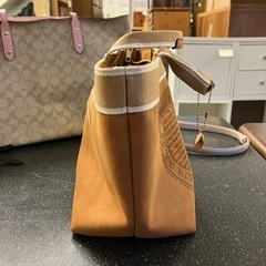 K2510-041 トートバッグ キャメル レザー風 中古美品 保管汚れ有りの画像