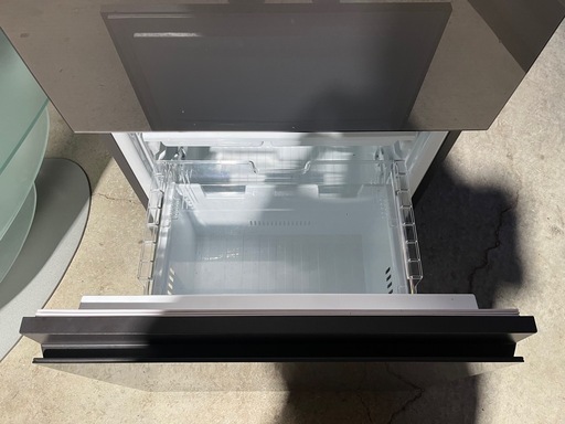 ２０２１年製　東芝　冷凍冷蔵庫　３５６Ｌ　右開き　３ドア　大型サイズ　アッシュグレージュ　新品定価１９５，８００円　ＶＥＧＥＴＡ　ベジ