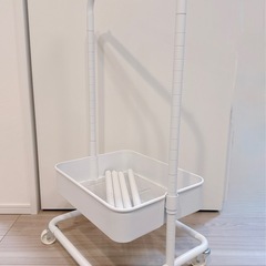 ハンガーラックの画像